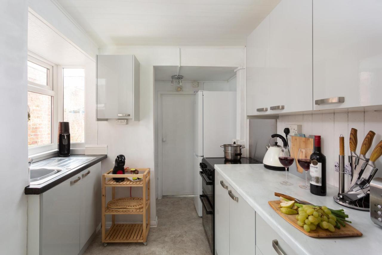 Lovely City Town House With Free Parking Sleeps 2 To 6 Guests York Zewnętrze zdjęcie