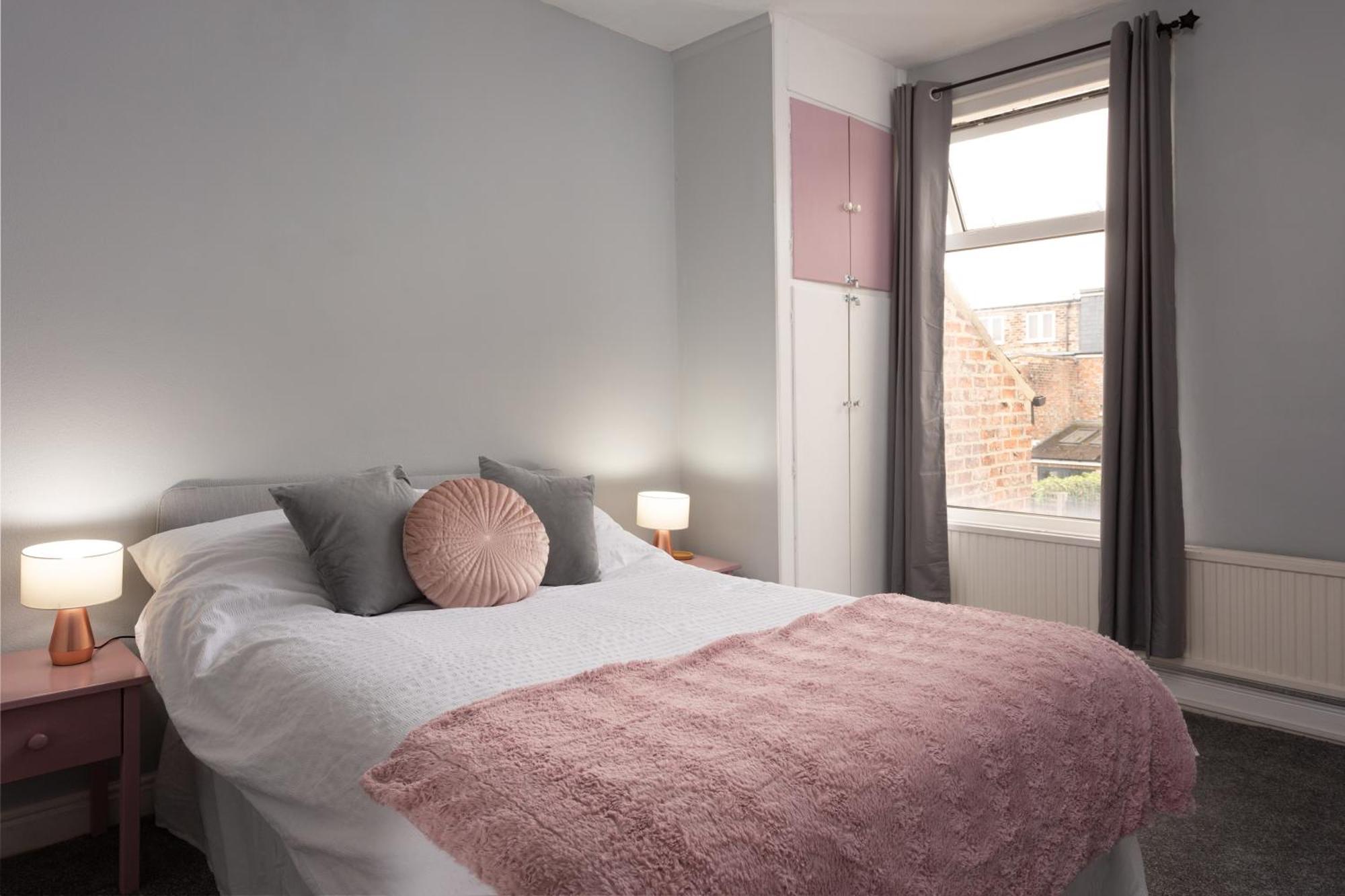 Lovely City Town House With Free Parking Sleeps 2 To 6 Guests York Zewnętrze zdjęcie